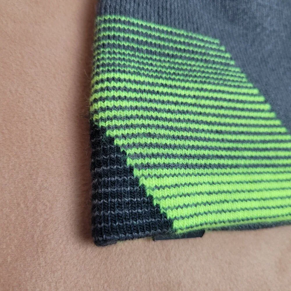 Under Armour Hat boys 4-6 Knit beanie gray green black sporty grunge skater logo